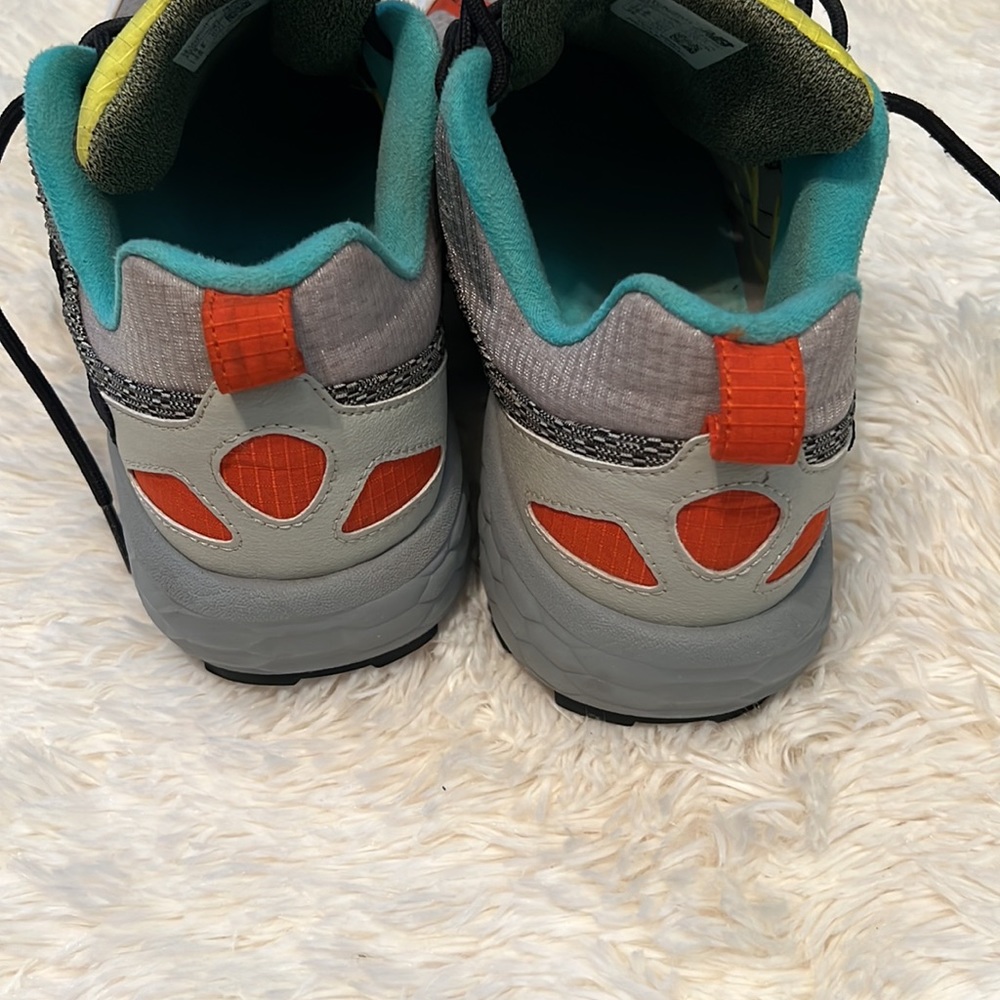 New Balance - Picture 4 of 9